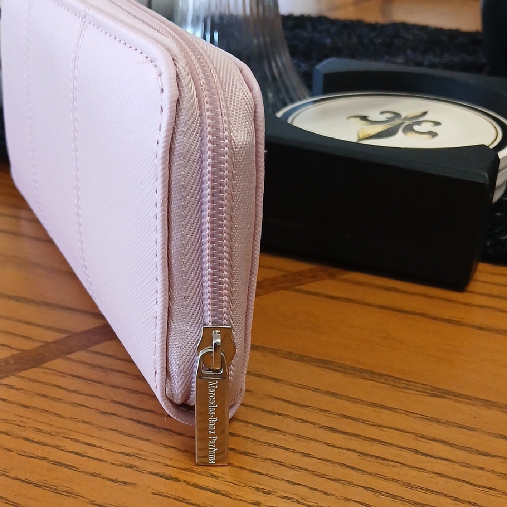 Mercedes-Benz Parfum Pink  Wallet - Picture 3 of 8